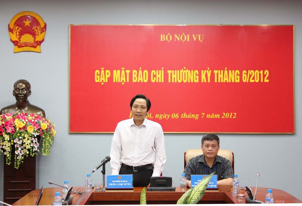 Gặp mặt báo chí thường kỳ tháng 6/2012