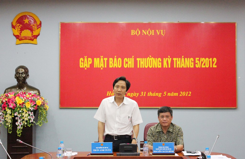 Gặp mặt báo chí thường kỳ tháng 5/2012