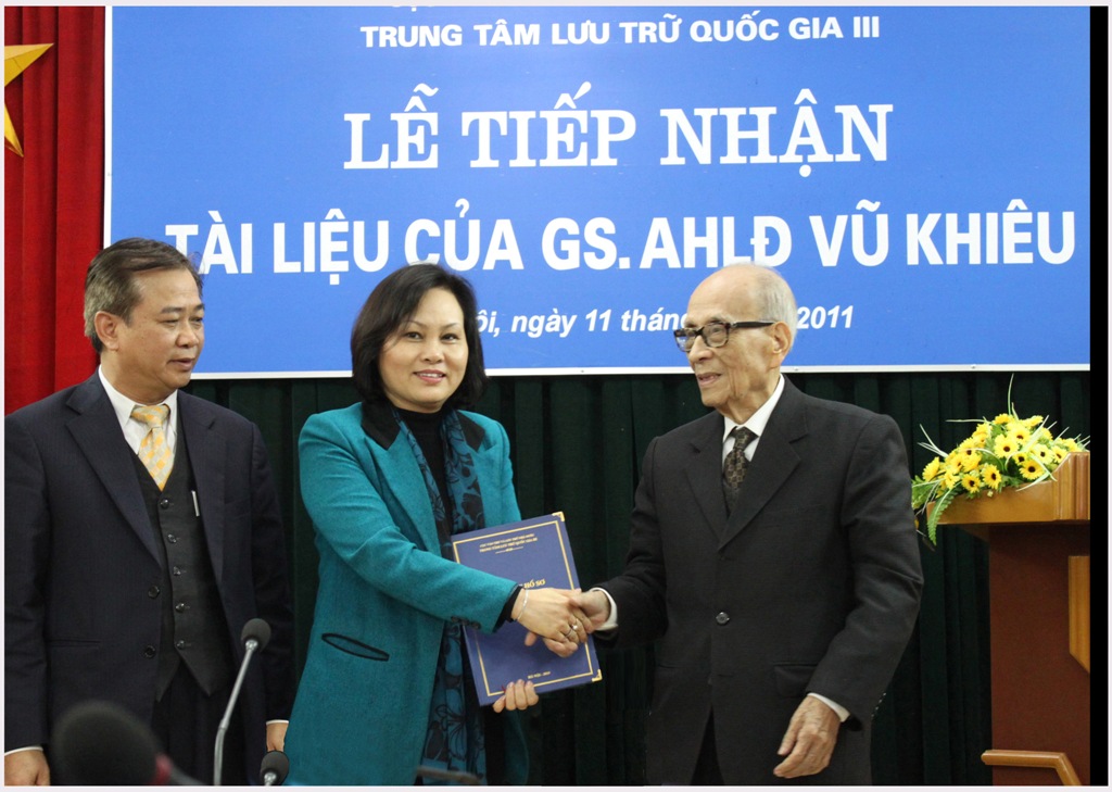 Lễ tiếp nhận tài liệu của Giáo sư, Anh hùng Lao động Vũ Khiêu