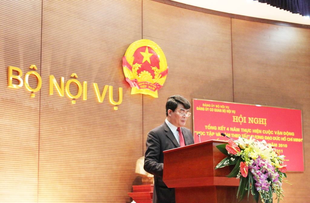 Hội nghị tổng kết 4 năm thực hiện Cuộc vận động “Học tập và làm theo tấm gương đạo đức Hồ Chí Minh”, tổng kết công tác Đảng năm 2010 và triển khai nhiệm vụ năm 2011