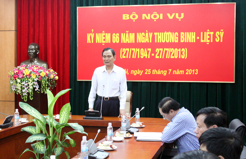 Gặp mặt các đồng chí là thương binh, con gia đình liệt sỹ đang công tác tại Bộ Nội vụ