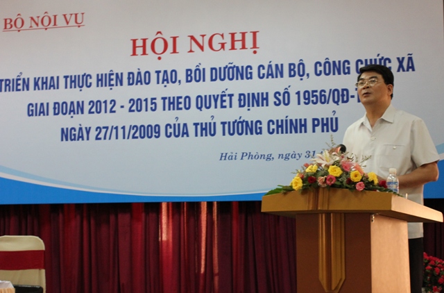 Hội nghị triển khai thực hiện đào tạo, bồi dưỡng cán bộ, công chức xã giai đoạn 2012 - 2015 