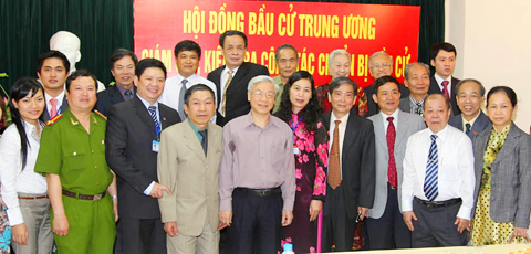Tổng Bí thư, Chủ tịch QH Nguyễn Phú Trọng kiểm tra công tác chuẩn bị bầu cử tại TP Hà Nội
