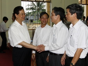 Thủ tướng và các ứng viên tiếp xúc cử tri Hải Phòng