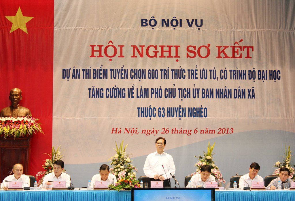 Hội nghị sơ kết Dự án thí điểm tuyển chọn 600 trí thức trẻ ưu tú, có trình độ đại học tăng cường về làm Phó Chủ tịch UBND xã thuộc 63 huyện nghèo