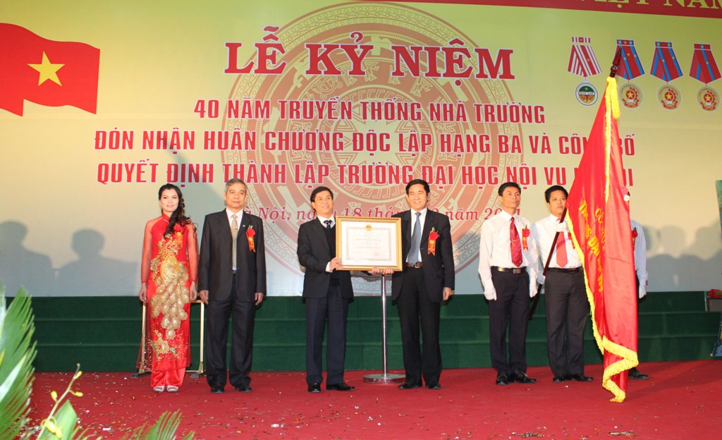 Lễ kỷ niệm 40 năm ngày truyền thống của Nhà trường, đón nhận Huân chương Độc lập hạng Ba và công bố Quyết định thành lập Trường Đại học Nội vụ Hà Nội