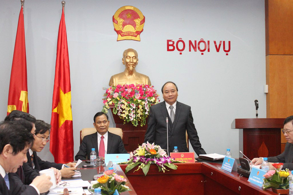 Phó Thủ tướng Chính phủ Nguyễn Xuân Phúc làm việc với Bộ Nội vụ