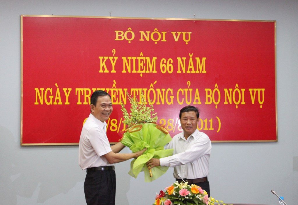 Gặp mặt nhân kỷ niệm 66 năm ngày truyền thống của Bộ Nội vụ (28/8/1945 - 28/8/2011)