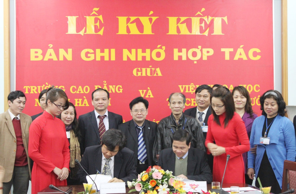 Lễ ký kết Bản ghi nhớ hợp tác giữa Trường Cao đẳng Nội vụ Hà Nội và Viện Khoa học Tổ chức Nhà nước - Bộ Nội vụ